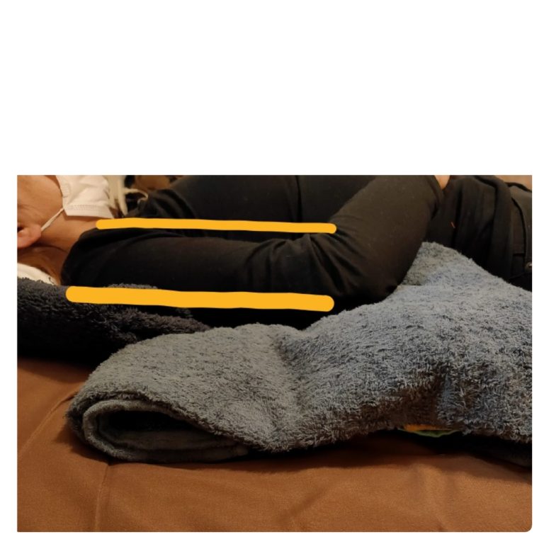 肩と肘が平行になるようにしましょう